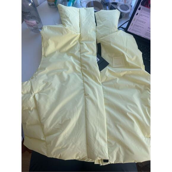 NWT Rains Loop Women’s Puffer Vest in Straw Light Yellow, Size Large Spring Ski - Picture 6 of 7